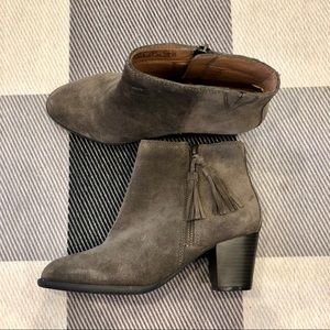 Vionic Madeline Suede Ankle Booties New 8
